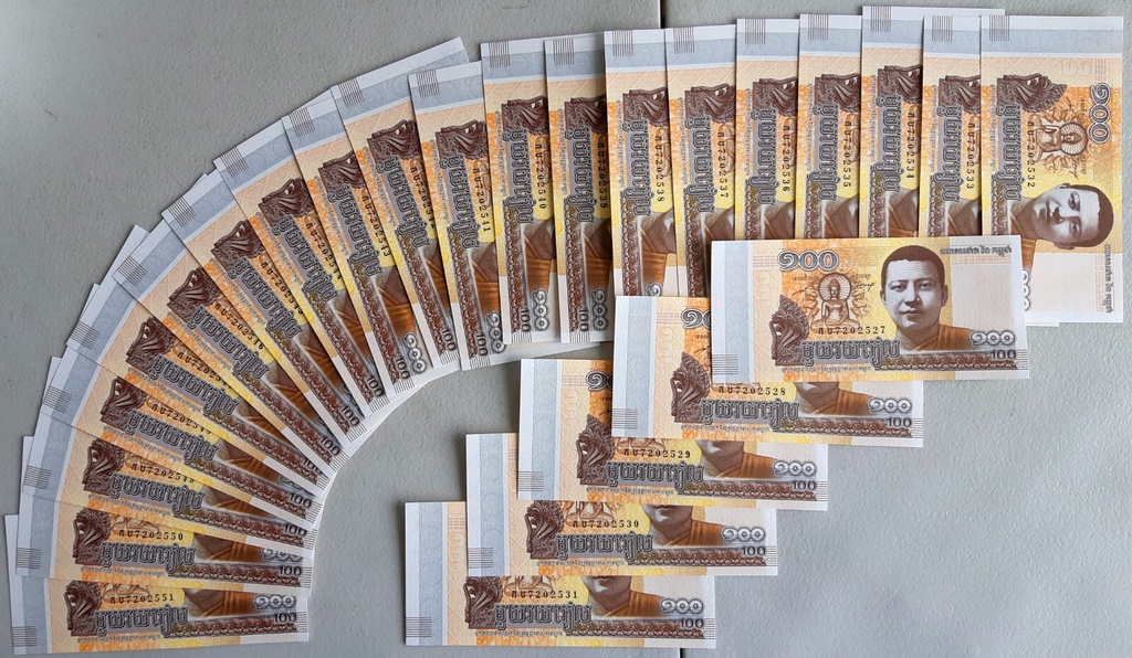 Cambodia 100 Riels 2014 P-65 uncirculated note from bank bundle 25 pcs