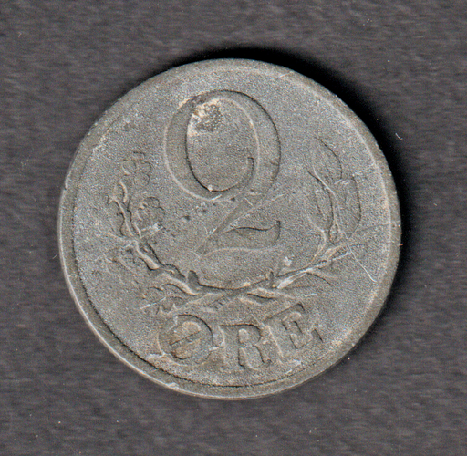 [197131321298] Denmark 2 Ore 1943 coin WWII circulated condition